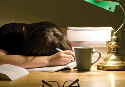 راه حل‌های مقابله با خواب‌آلودگی در سال کنکور