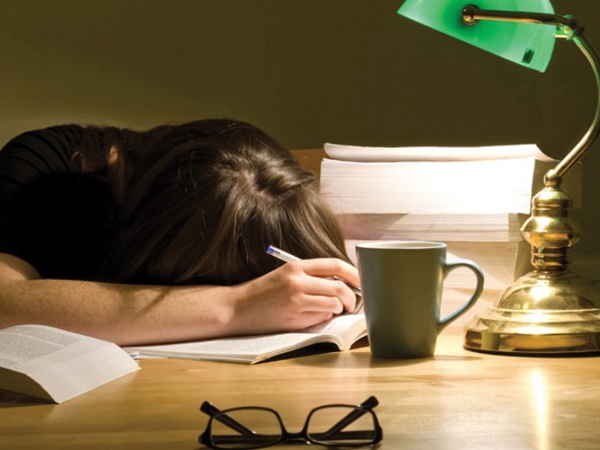 راه حلهای مقابله با خوابآلودگی در سال کنکور